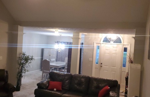 Inman House | Lovely Ranch on Basementnn