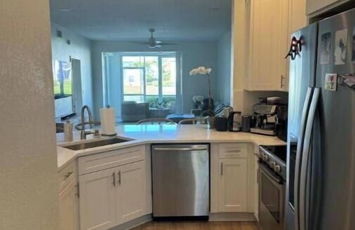 Pelican Bay Condo | Lovely & relaxing summer condo with lake view-Pelican Bay
