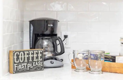 Paso Robles House | Lovely Remodeled Home! Walk Downtown! w/firepit