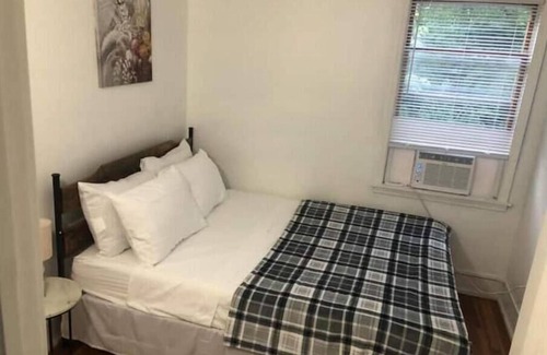 Albany House | Lovely renovated, 2-bedroom home with free parking