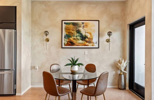 North Capitol Apartment | Lovely River View - Walk to Downtown, has Garage and Balcony