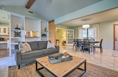Vance Jackson House | Lovely San Antonio Home ~ 13 Mi to Downtown!