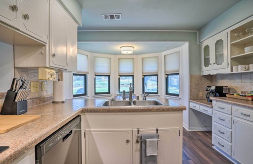 Vance Jackson House | Lovely San Antonio Home ~ 13 Mi to Downtown!