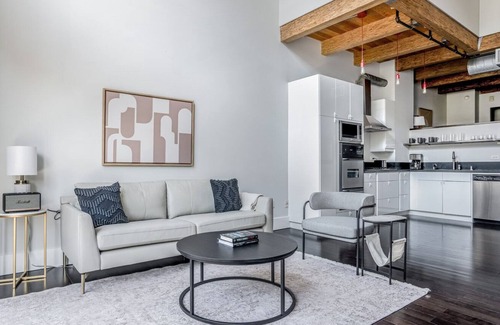 The Villas Apartment | Lovely Santana Row 1BR w/ A/C & W/D, nr highways & mall, by Blueground