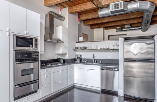 The Villas Apartment | Lovely Santana Row 1BR w/ A/C & W/D, nr highways & mall, by Blueground