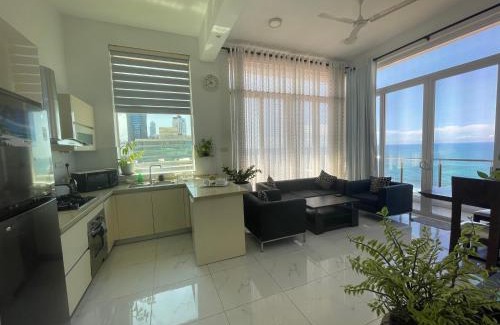 Kollupitiya Apartment | Lovely Sea View Apartment