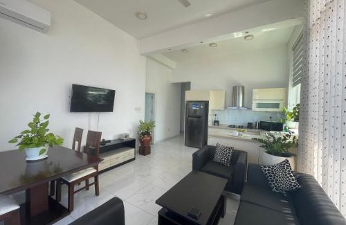 Kollupitiya Apartment | Lovely Sea View Apartment