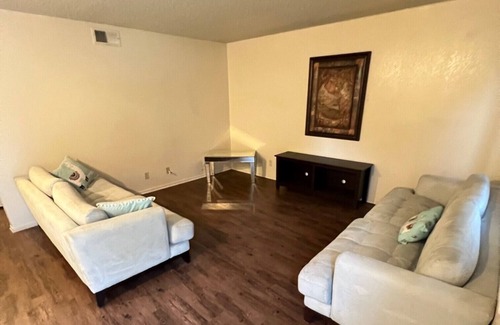 Modesto House | Lovely single story 2 bedroom unit with POOL