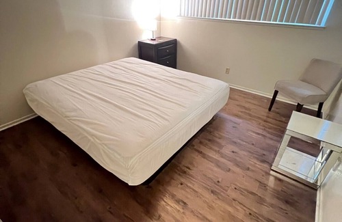Modesto House | Lovely single story 2 bedroom unit with POOL