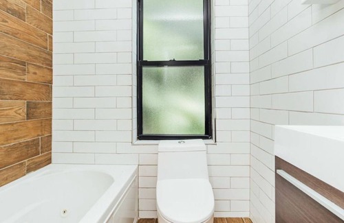 Crown Heights Apartment | Lovely Skylight 2 bedroom apartment