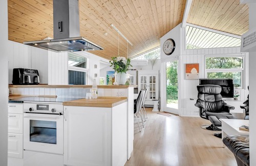Oddesund Syd House | Lovely spa house in scenic surroundings.