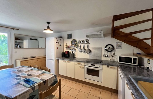 Portiragnes-Plage House | Lovely spacious corner villa, 4 bedrooms with AIRCO,for 10 people, secured residence with pool,.