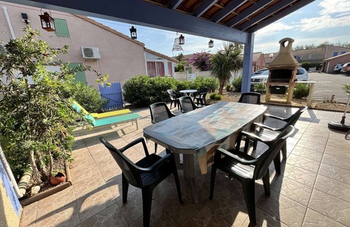 Portiragnes-Plage House | Lovely spacious corner villa, 4 bedrooms with AIRCO,for 10 people, secured residence with pool,.