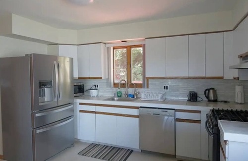 Highlands House | Lovely, spacious home at the start of Jersey Shorenn