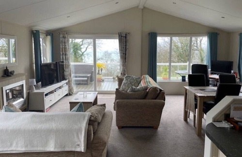 Bucks Cross Cabin | Lovely spacious lodge overlooking the Atlantic Ocean
