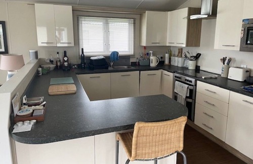 Bucks Cross Cabin | Lovely spacious lodge overlooking the Atlantic Ocean