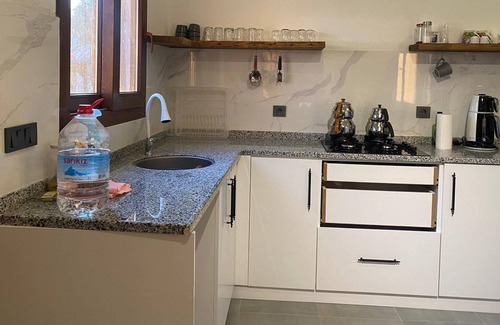 Karaoz House | Lovely Stonehouse with Pool and Backyard in Izmir
