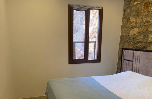 Karaoz House | Lovely Stonehouse with Pool and Backyard in Izmir
