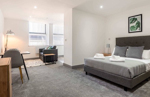 Wakefield Apartment | Lovely Studio Apartment in Central Wakefield
