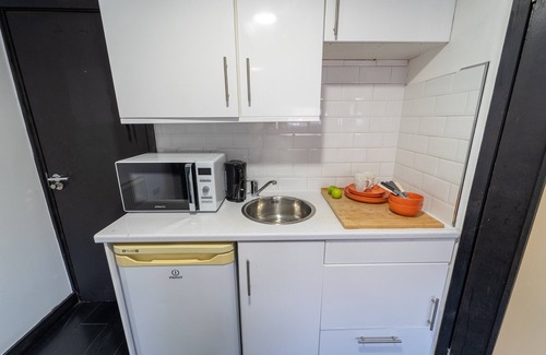 Selly Oak Apartment | Lovely studio close to University of Birmingham!
