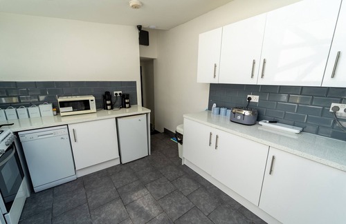 Selly Oak Apartment | Lovely studio close to University of Birmingham!