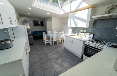 Selly Oak Apartment | Lovely studio close to University of Birmingham!