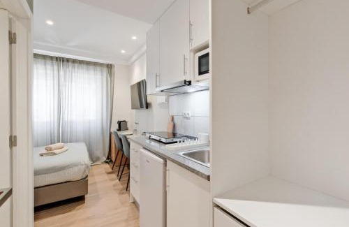 Alvalade Apartment | Lovely studio fully equipped near subway N13