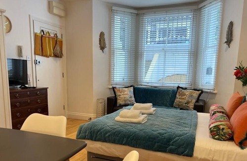 Redcliffe Apartment | Lovely Studio in Chelsea 10 Mins to Earles Court Station