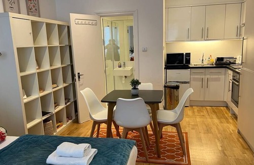 Redcliffe Apartment | Lovely Studio in Chelsea 10 Mins to Earles Court Station