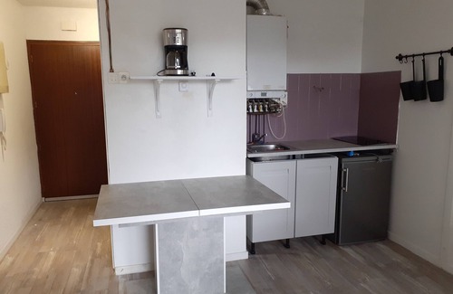 Dax Apartment | Lovely studio overlooking the adour ideal for curists, students or holidaymakers