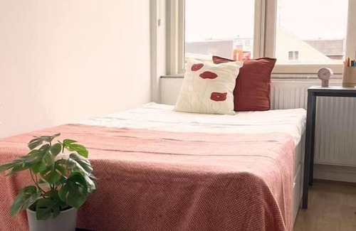 København NV Apartment | Lovely Studio w kitchen