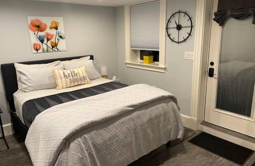 Wellesley Apartment | Lovely studio walk to Wellesley and Babson College