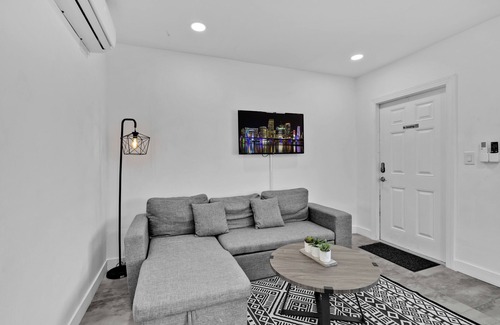 South Lake Apartment | Lovely Studio Walking Distance To Ocean - Suite 6
