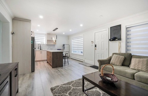 Surrey Newton Apartment | Lovely studio with AC in charming Surrey