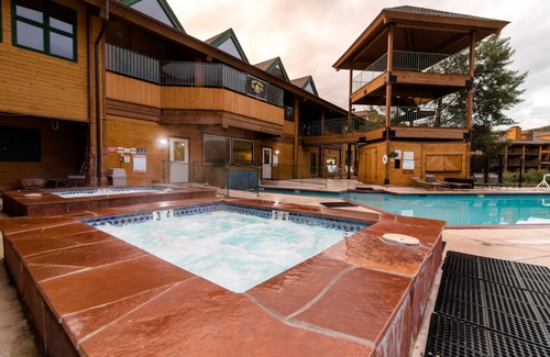 Granby Apartment | Lovely Studio with Pond and Mountain Views!