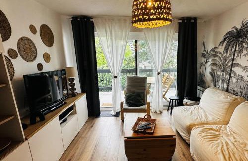 Sainte-Cecile-Plage Apartment | Lovely T2 with garden by the sea