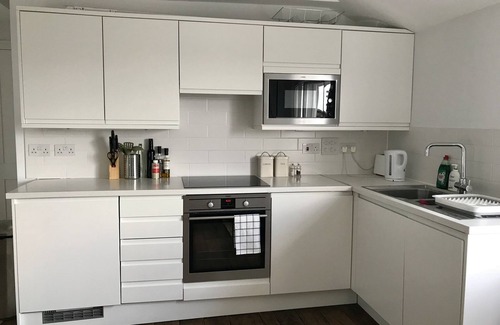 Pembridge Apartment | Lovely top floor 1 bed flat - Notting Hill Gate