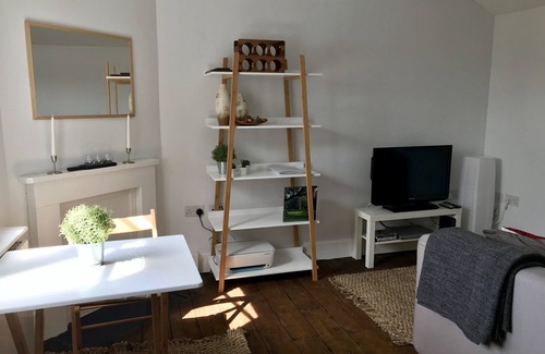 Pembridge Apartment | Lovely top floor 1 bed flat - Notting Hill Gate