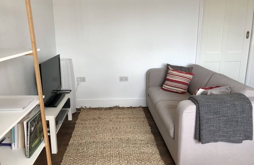 Pembridge Apartment | Lovely top floor 1 bed flat - Notting Hill Gate