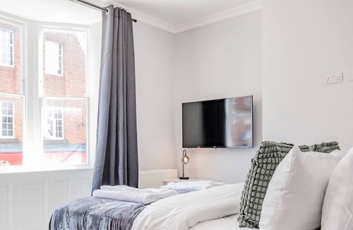 Evesham Apartment | Lovely Town Centre One Bed Flat