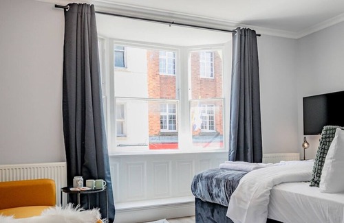 Evesham Apartment | Lovely Town Centre One Bed Flat