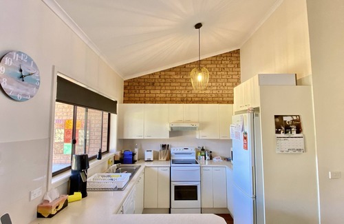 Surf Beach House | Lovely Town House near to the beach.🌴🏠