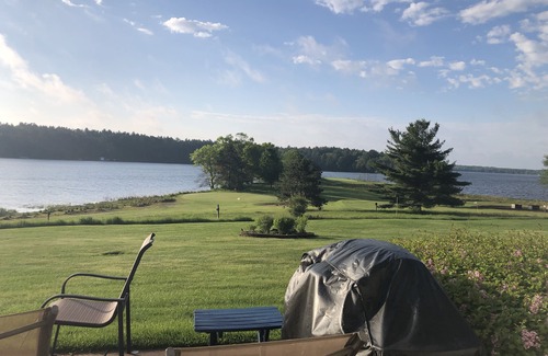 Danbury House | Lovely townhouse on peaceful Birch Island Lake with access to golf