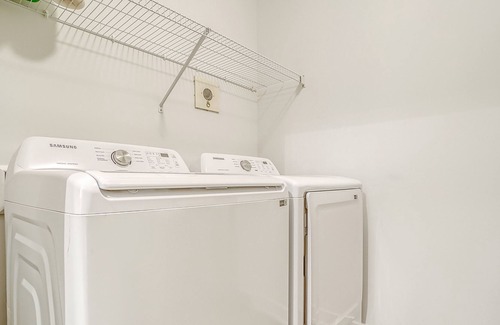 Plateau Condo | Lovely two-bedroom condo with indoor fireplace