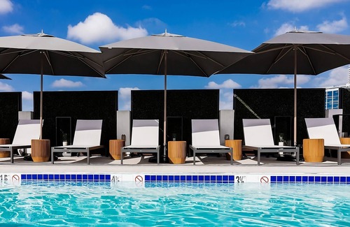 Norma Triangle Apartment | Lovely Unit, Pet-Friendly! Discover Pizza Dough Pizzeria & Bar!