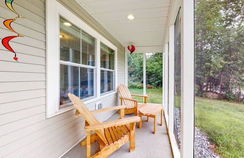 Bridgton House | Lovely, updated home on 70 acres with high-end appliances
