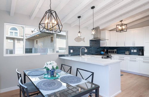 Balboa Island House | Lovely Upper unit on Balboa Island