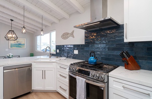 Balboa Island House | Lovely Upper unit on Balboa Island