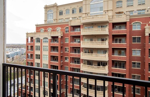 Uptown Apartment | Lovely Uptown 1BR w/ W/D, Gym & Pool, walk to RiNo bars, by Blueground