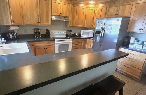 McGaheysville House | Lovely Views - Top of the Mountain - Foosball & Pool Table - Screened in Porch